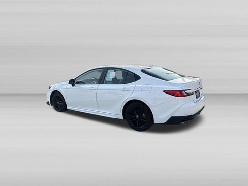 Used 2025 Toyota Camry LE FWD image 9
