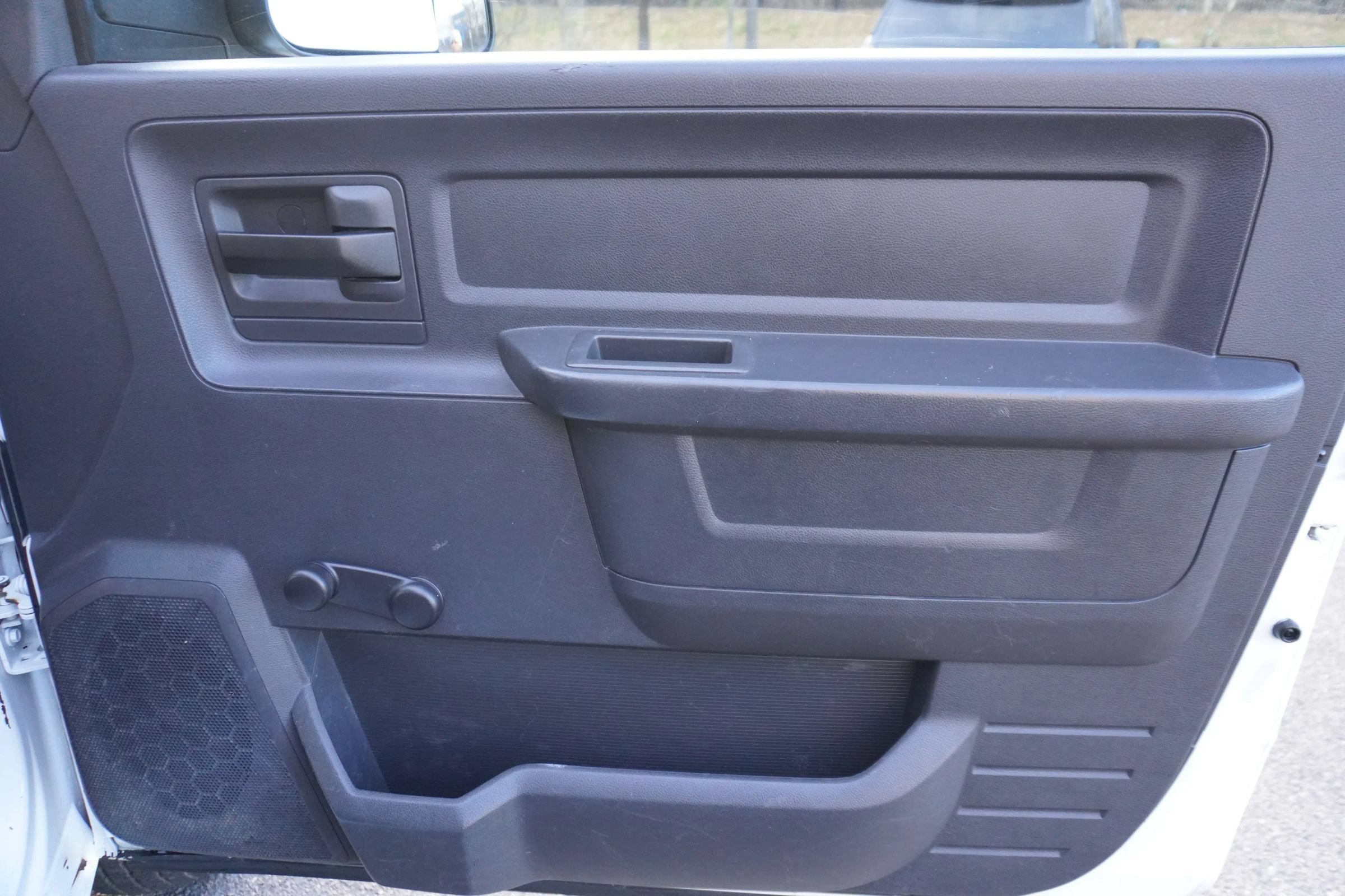 Used 2011 RAM 3500 ST RWD image 12