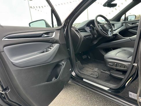 Used 2022 Buick Enclave Premium image 21