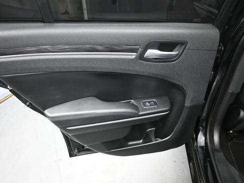 Used 2022 Chrysler 300 Touring w/ Sport Appearance Package RWD image 16