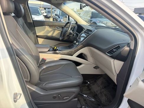 Used 2019 Lincoln Nautilus Reserve AWD/4WD image 16