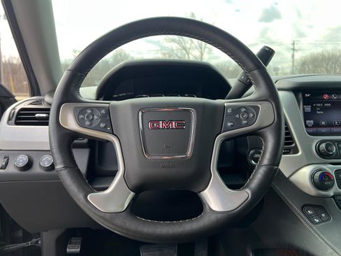 Used 2015 GMC Yukon XL SLT w/ Open Road Package image 19