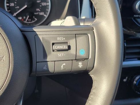 Used 2025 Nissan Pathfinder SV AWD/4WD image 15