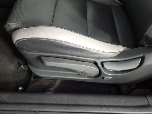 Used 2016 Hyundai Veloster Turbo w/ Option Group 04 image 29