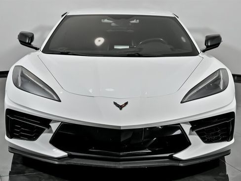 Used 2021 Chevrolet Corvette Stingray Coupe w/ Z51 Performance Package image 4