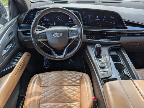 Used 2022 Cadillac Escalade Premium Luxury image 23