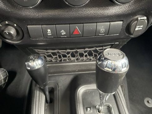 Used 2015 Jeep Wrangler Unlimited Sahara w/ Dual Top Group image 26