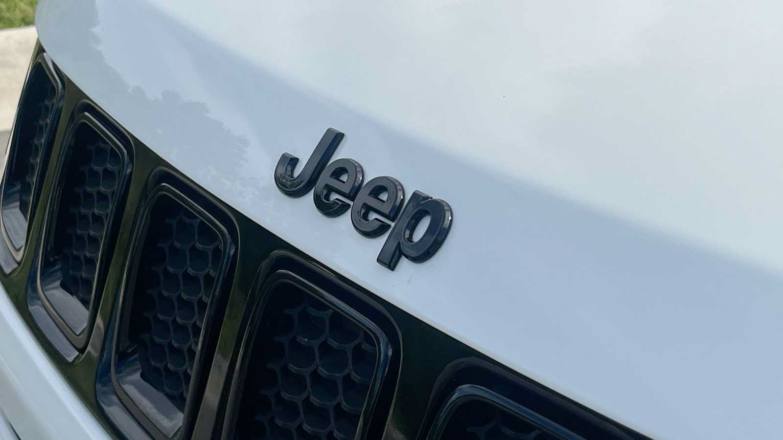 Used 2018 Jeep Compass Latitude w/ Popular Equipment Group FWD image 25