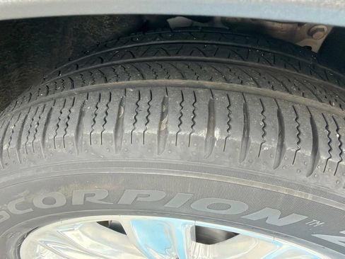 Used 2020 Ford Explorer Limited RWD image 11