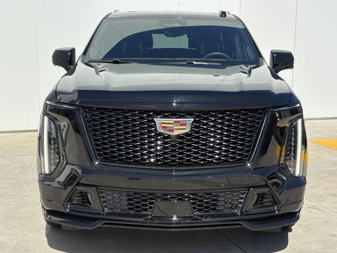 Used 2026 Cadillac Escalade V AWD/4WD image 3