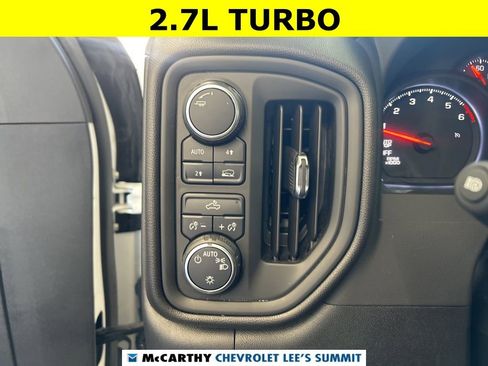 Used 2025 Chevrolet Silverado 1500 Custom image 9