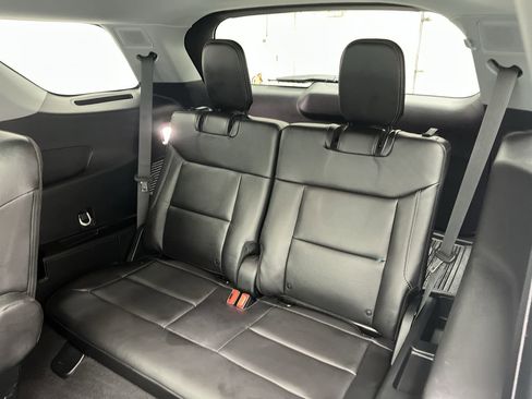 Used 2023 Ford Explorer Limited w/ Limited Technology Package image 16