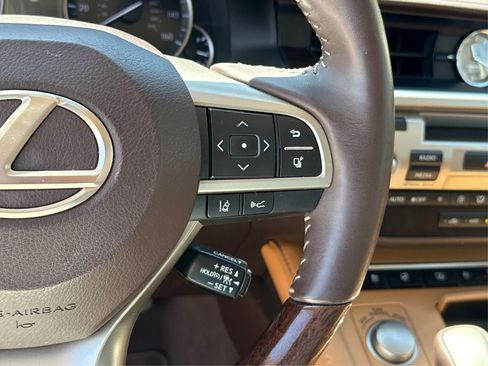 Used 2018 Lexus ES 350 w/ Luxury Package w/Wood Trim FWD image 32