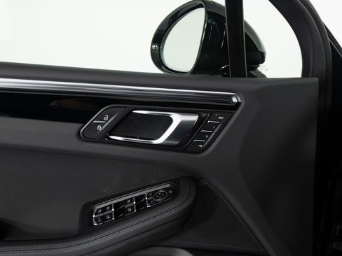 New 2026 Porsche Macan AWD/4WD image 18