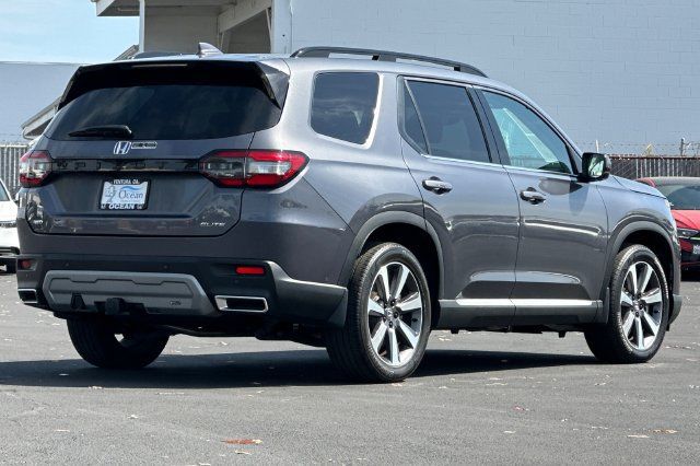Certified 2025 Honda Pilot Elite image 4