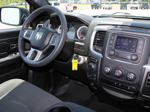 Used 2024 RAM 1500 Warlock AWD/4WD image 9
