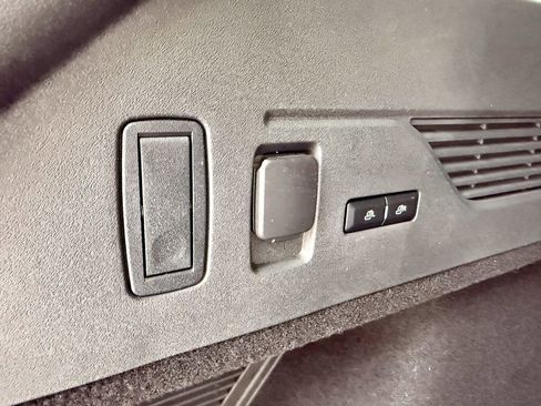 Used 2024 Lincoln Nautilus Reserve w/ Jet Appearance Package (87T) image 16