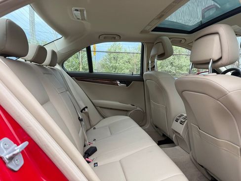 Used 2010 Mercedes-Benz C 300 4MATIC Sedan image 12