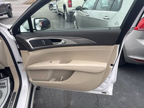 Used 2020 Lincoln MKZ AWD image 23