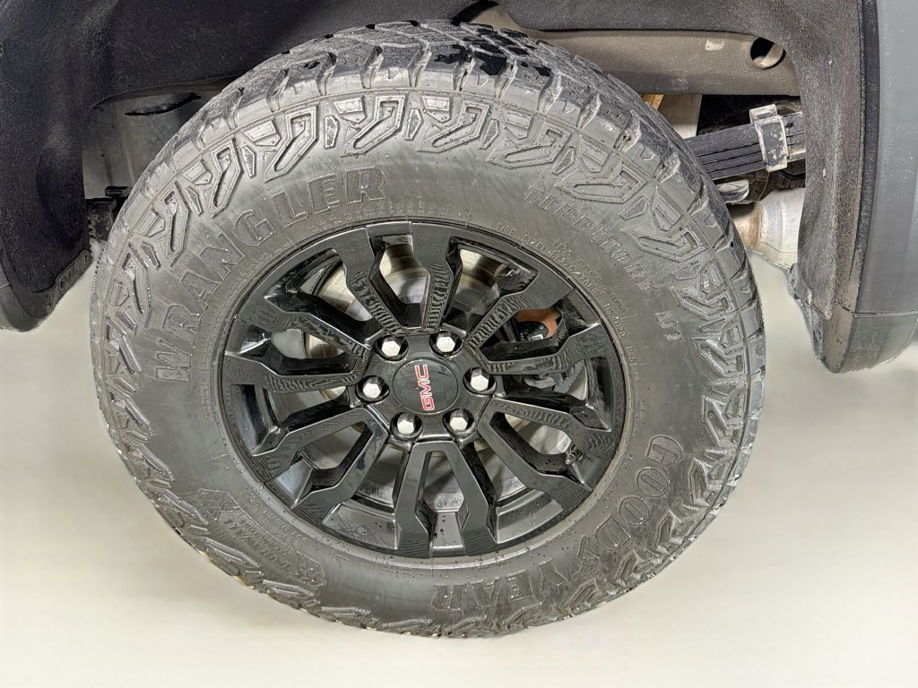 Used 2023 GMC Sierra 1500 AT4X AWD/4WD image 36