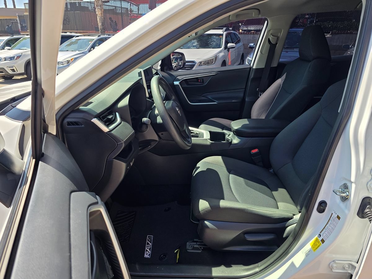 Used 2023 Toyota RAV4 LE AWD/4WD image 20