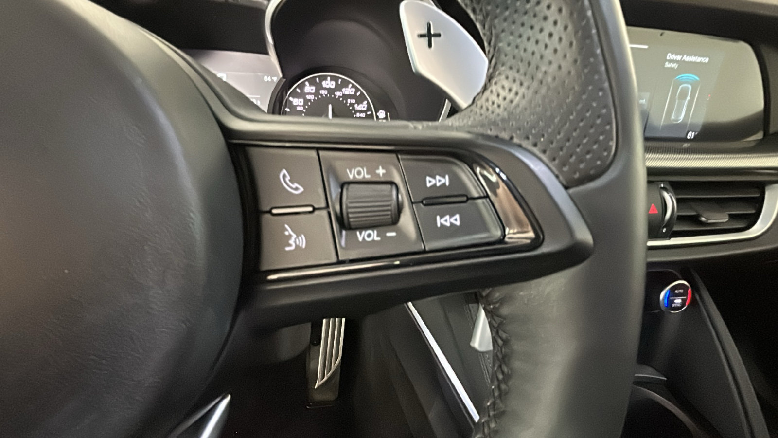 Used 2020 Alfa Romeo Stelvio Ti Sport w/ Quick Order Package 22S Sport AWD/4WD image 20