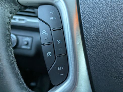 Used 2017 GMC Acadia Limited SLT image 23