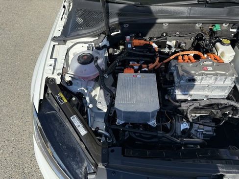 Used 2019 Volkswagen e-Golf SE w/ Driver Assistance Package image 26