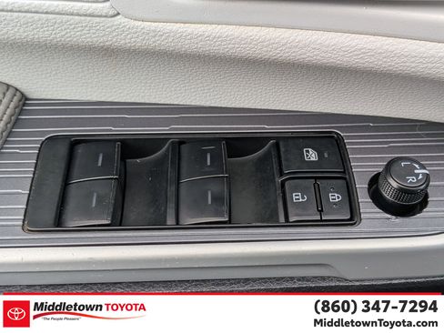 Certified 2025 Toyota Sienna LE AWD/4WD image 12