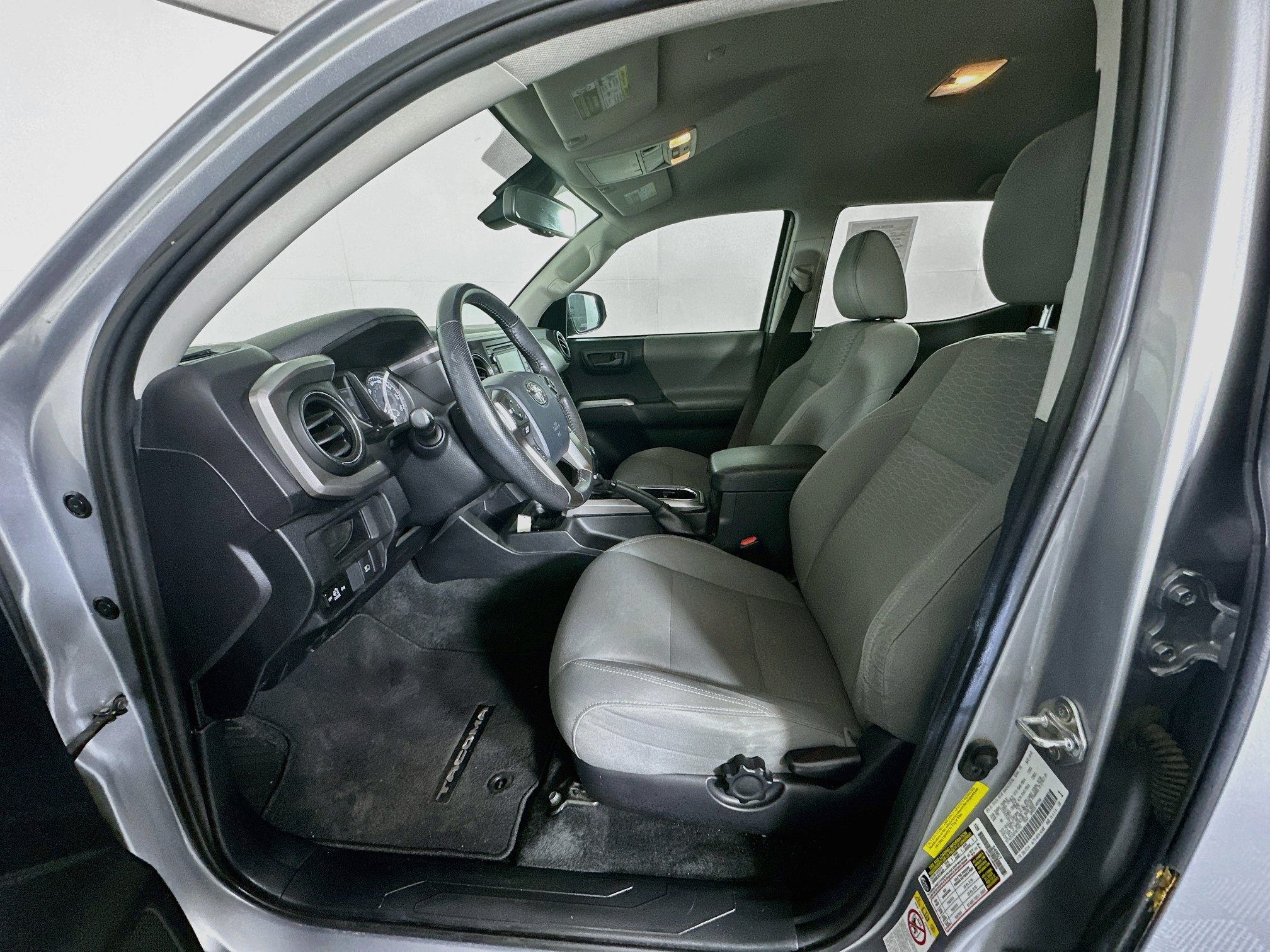 Used 2019 Toyota Tacoma SR5 RWD image 13
