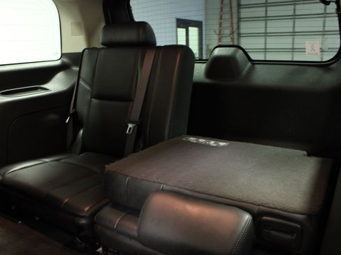 Used 2012 Chevrolet Tahoe LTZ AWD/4WD image 14