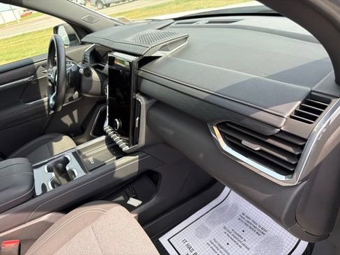 Used 2026 GMC Acadia Elevation w/ LPO, Floor Liner Package AWD/4WD image 33