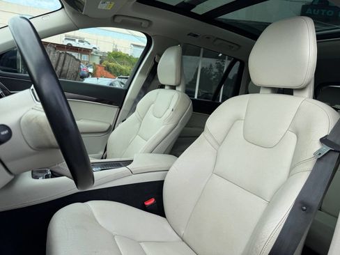 Used 2016 Volvo XC90 T6 Momentum w/ Momentum Plus Package image 34