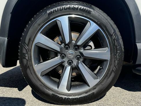 Used 2023 Honda Pilot Elite image 12