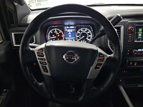 Used 2019 Nissan Titan SV w/ SV Convenience Package AWD/4WD image 9