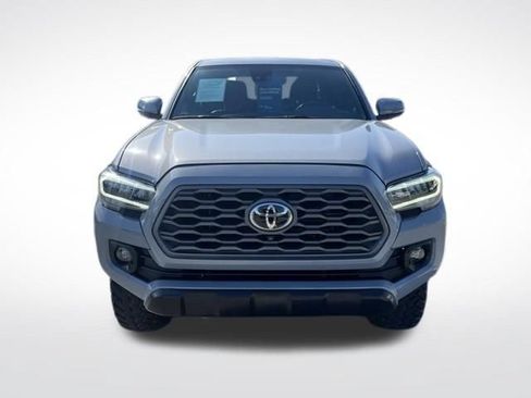 Used 2020 Toyota Tacoma TRD Off-Road w/ TRD Premium Off Road Package AWD/4WD image 2
