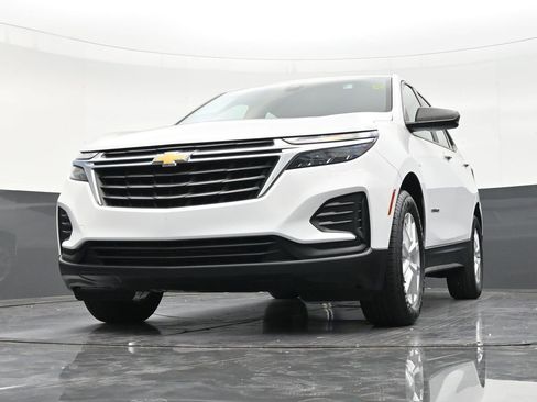 Used 2022 Chevrolet Equinox LS FWD image 28