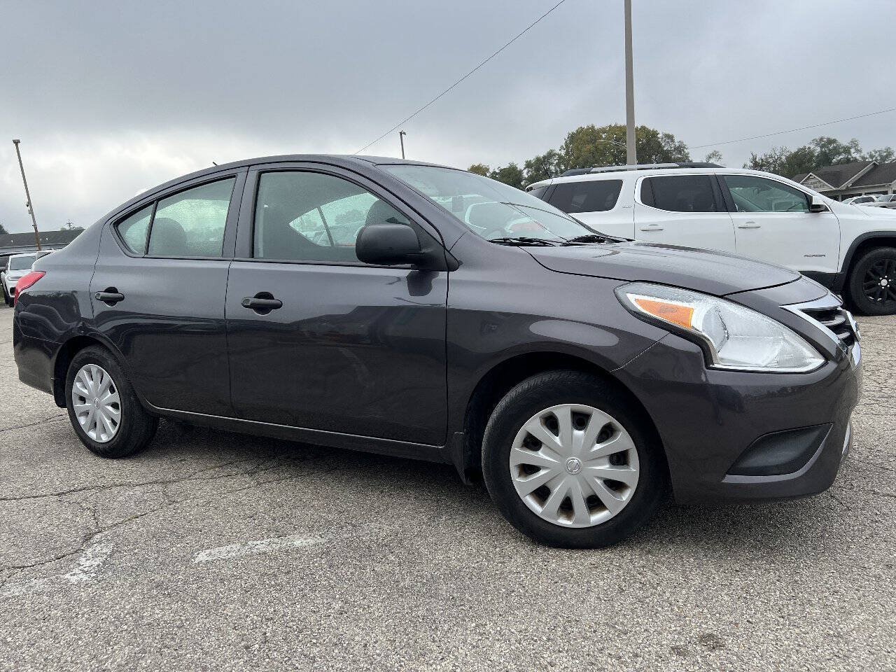 Used 2015 Nissan Versa S Plus FWD image 3