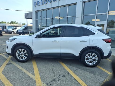 Used 2023 Ford Escape Active AWD/4WD image 3