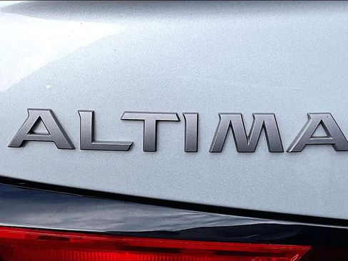 Used 2024 Nissan Altima 2.5 SV image 30