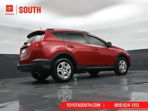 Used 2015 Toyota RAV4 LE AWD/4WD image 34