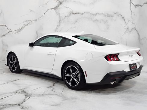 Used 2025 Ford Mustang Coupe image 12