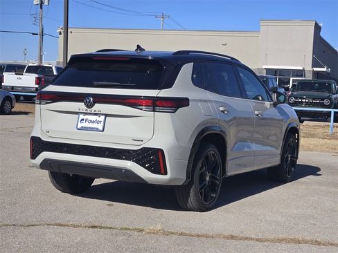 New 2026 Volkswagen Tiguan SE R-Line image 4