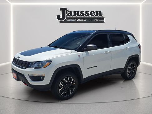 Used 2020 Jeep Compass Trailhawk w/ Cold Weather Group AWD/4WD image 1