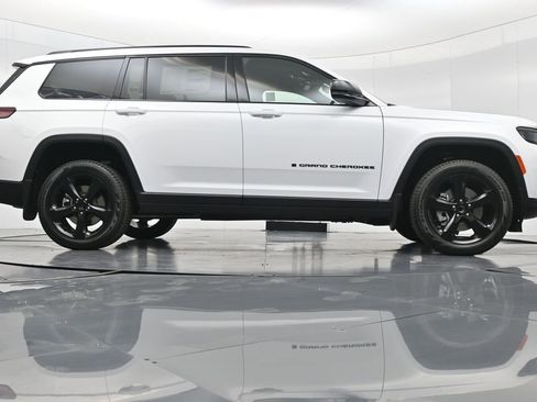 New 2025 Jeep Grand Cherokee L Limited w/ Black Appearance Package image 55