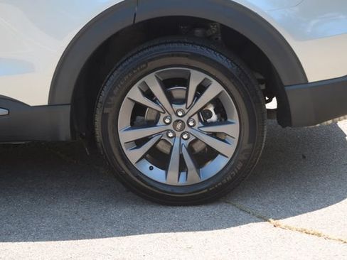 Used 2023 Ford Explorer XLT w/ Equipment Group 202A AWD/4WD image 30