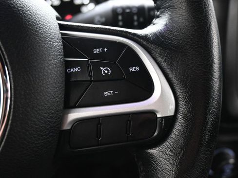 Used 2020 Jeep Renegade Latitude w/ Cold Weather Group image 23