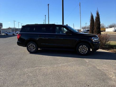 Used 2024 Ford Expedition Max XLT image 12