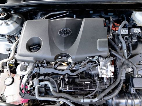 Used 2025 Toyota Camry LE image 35