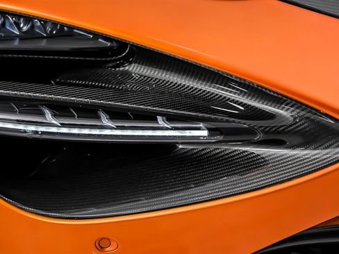 Used 2018 McLaren 720S Performance RWD image 7